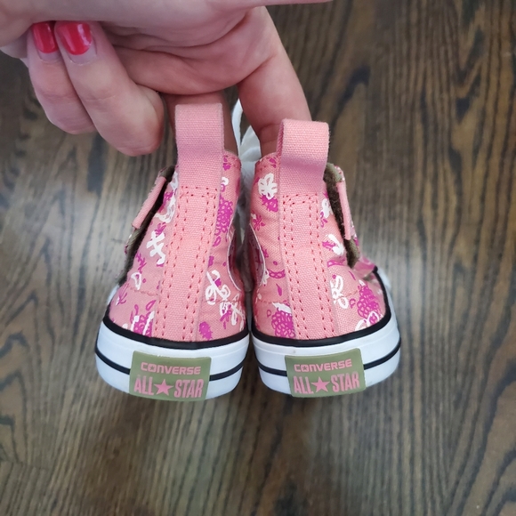 Converse Hightop Floral Sneakers Infant Size 5 - Picture 3 of 7